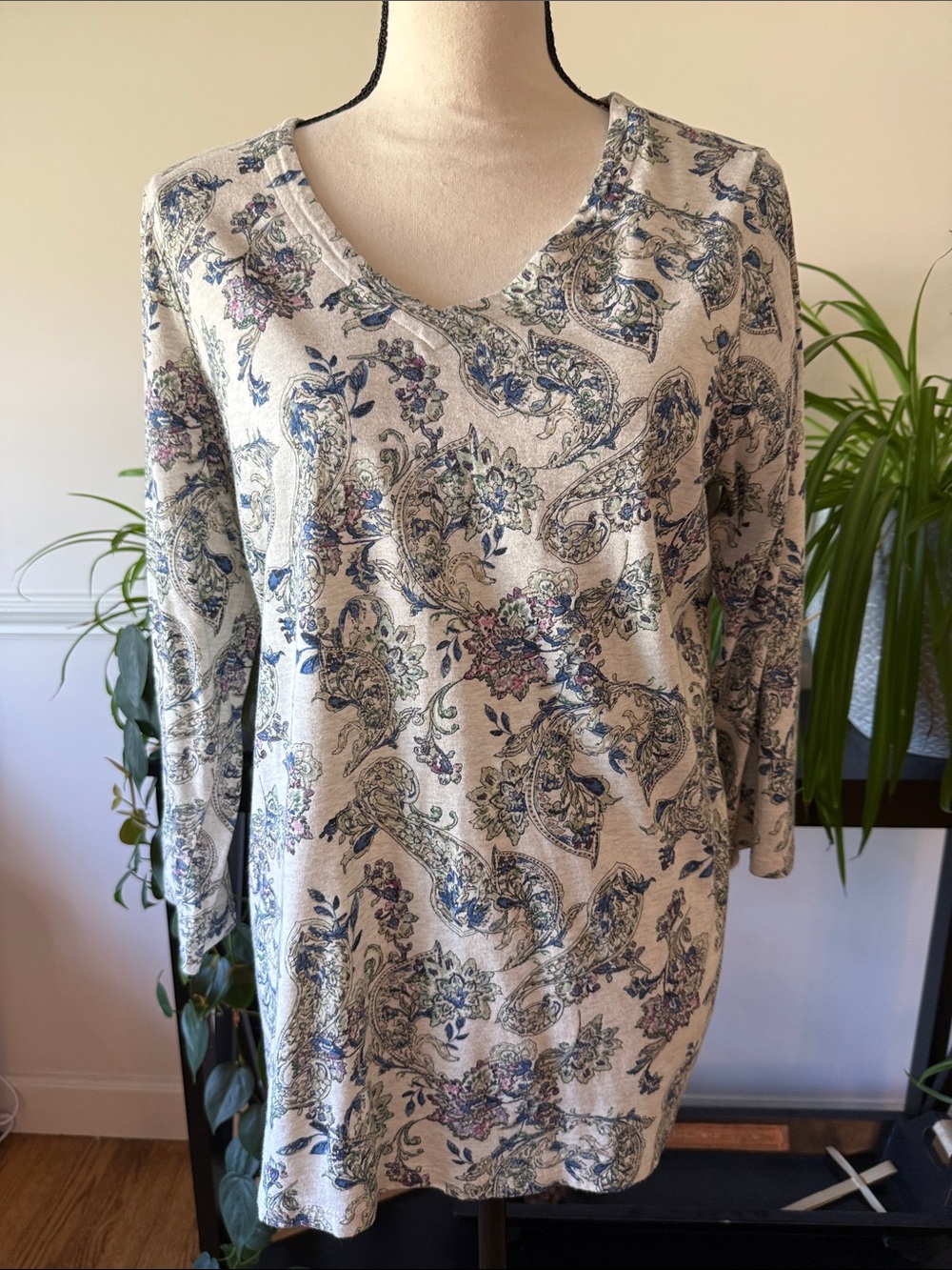 Pure Jill 3/4 Sleeve V-Neck Paisley Print Tee - Cream/Blue